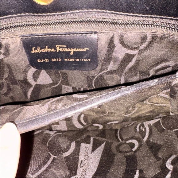 Birthday bundle Prada Nylon Zip Wallet + Salvatore Ferragamo Shoulder Bag - Picture 2 of 7